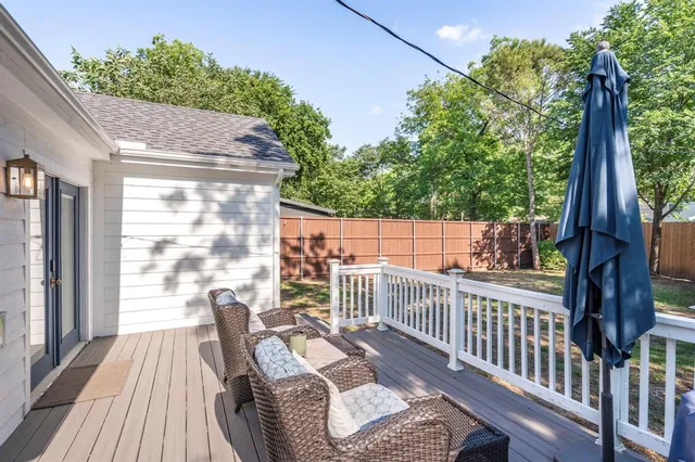 $855,000 | 6326 Lakeshore Drive, Dallas, TX 75214