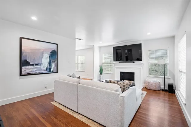 $855,000 | 6326 Lakeshore Drive, Dallas, TX 75214