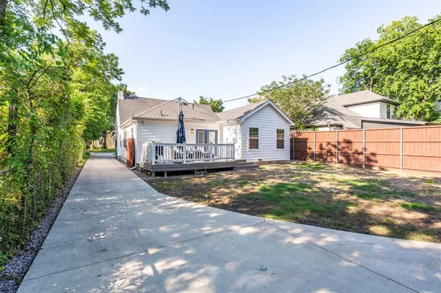 $855,000 | 6326 Lakeshore Drive, Dallas, TX 75214