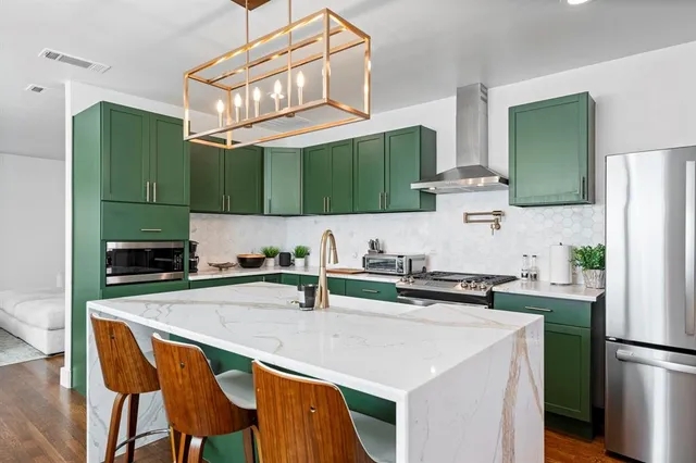 $855,000 | 6326 Lakeshore Drive, Dallas, TX 75214