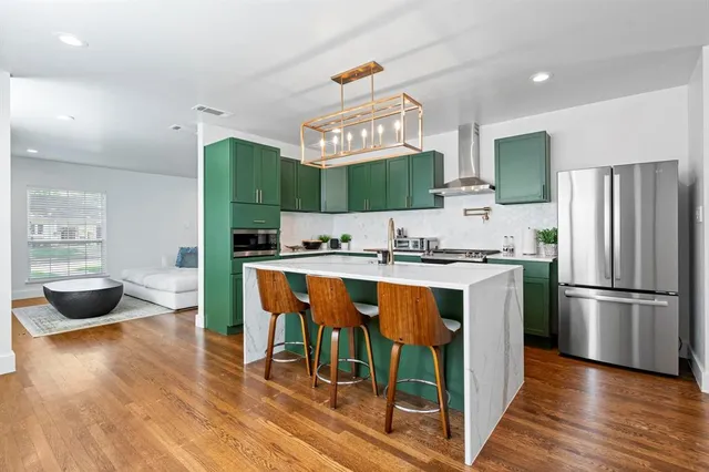 $855,000 | 6326 Lakeshore Drive, Dallas, TX 75214