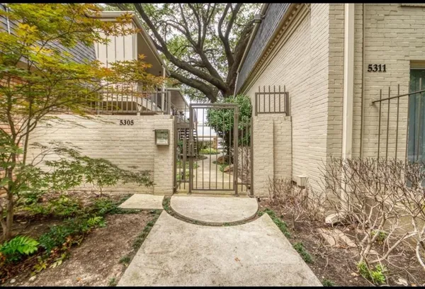 $1,575 | 5303 Fleetwood Oaks Avenue, Unit 278, Dallas, TX 75235
