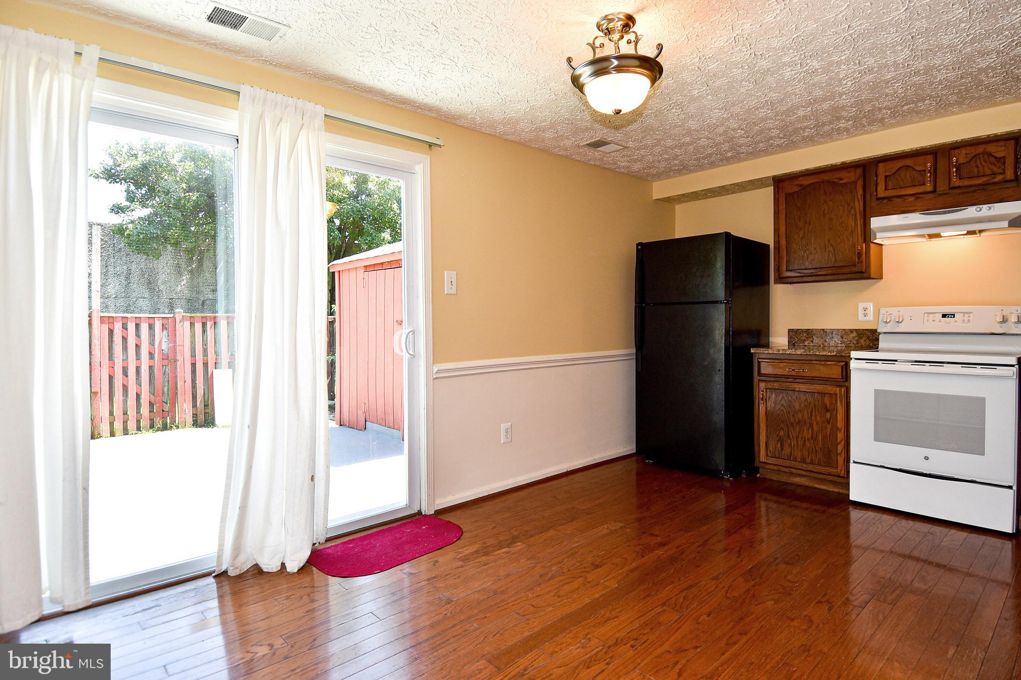 6999 Villa-Del-Rey Court Springfield, VA 22150 - Photo 11 of 34 Kitchen