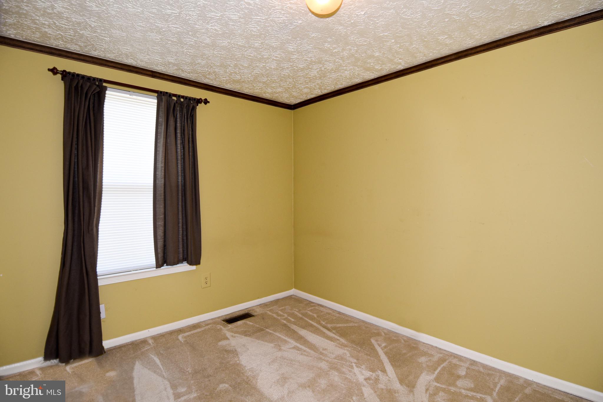 6999 Villa-Del-Rey Court Springfield, VA 22150 - Photo 20 of 34 Third Bedroom
