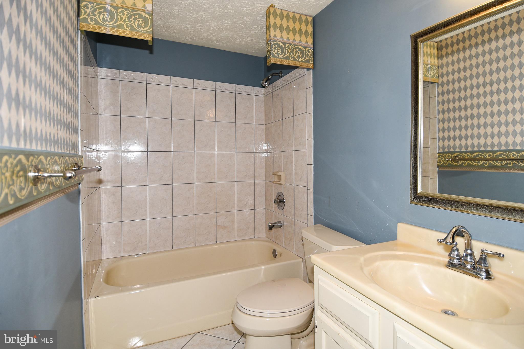 6999 Villa-Del-Rey Court Springfield, VA 22150 - Photo 22 of 34 Bathroom