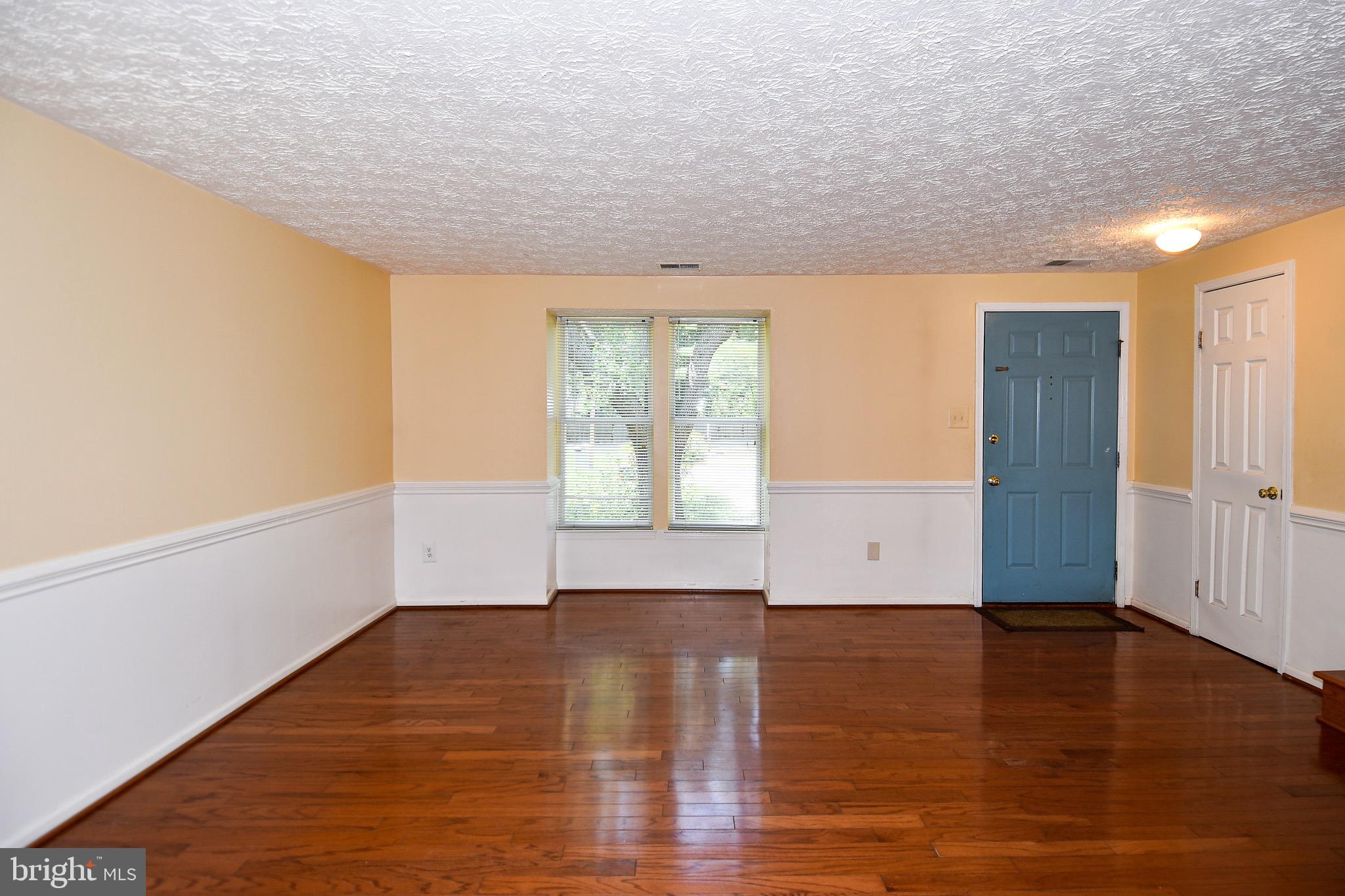 6999 Villa-Del-Rey Court Springfield, VA 22150 - Photo 28 of 34 Living Dining