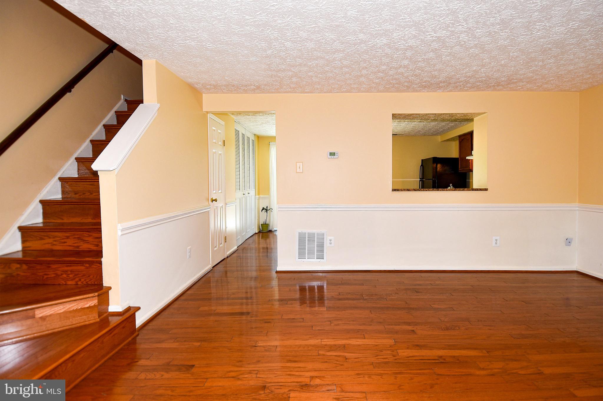 6999 Villa-Del-Rey Court Springfield, VA 22150 - Photo 6 of 34 Living Dining