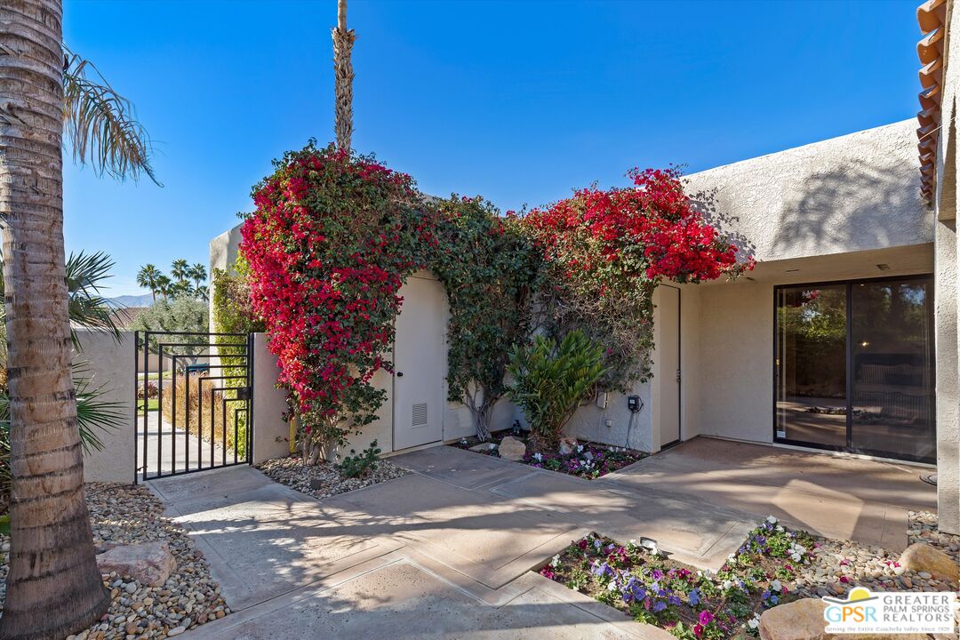 10201 Lakeview Drive Rancho Mirage, CA 92270 - Photo 6 of 28 a front view of a house