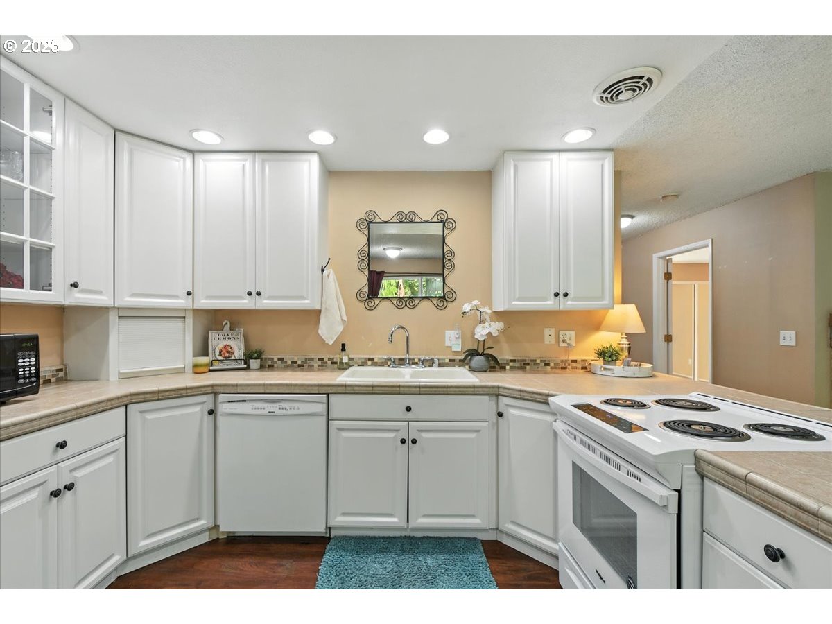 13114 Northwest 8th Way, Unit B Vancouver, WA 98685 - Photo 11 of 26