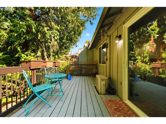 $269,900 | 13114 Northwest 8th Way, Unit B, Vancouver, WA 98685