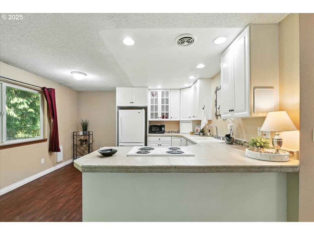 13114 Northwest 8th Way, Unit B Vancouver, WA 98685 - Photo 9 of 26