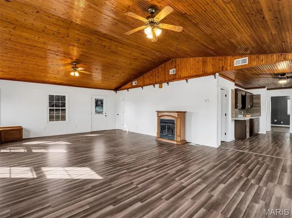 $340,000 | 2803 Highway J Bourbon Mo 65441, Bourbon, MO 65441