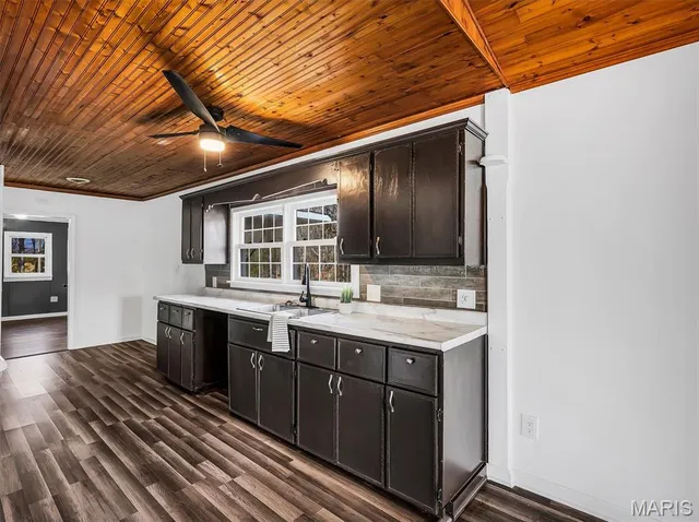 $350,000 | 2803 Highway J Bourbon Mo 65441, Bourbon, MO 65441