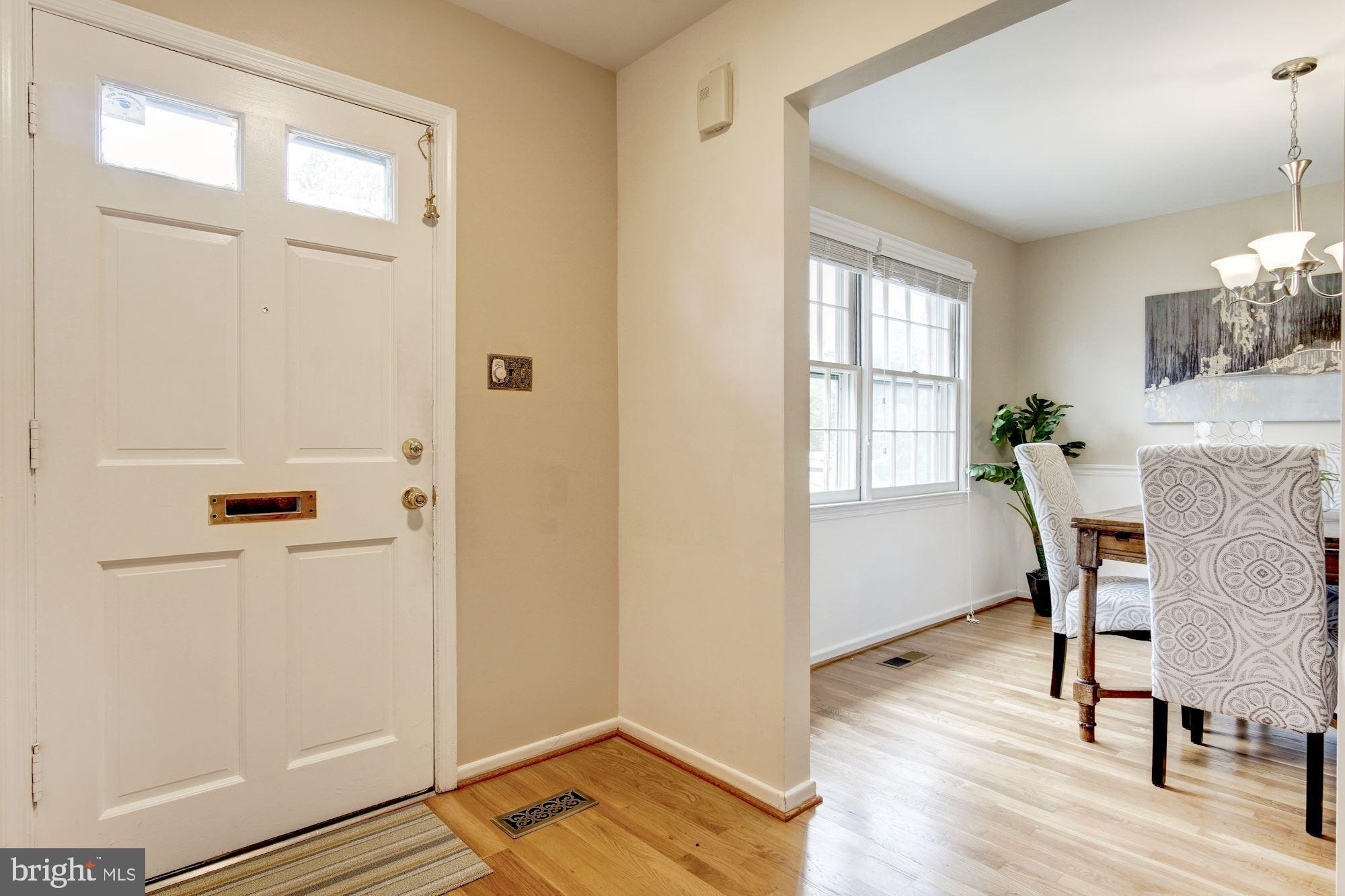 8208 Greeley Boulevard Springfield, VA 22152 - Photo 4 of 41