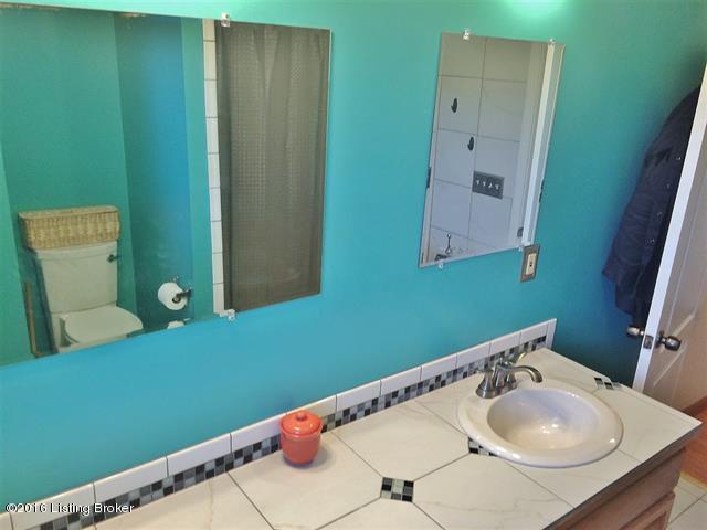 1578 Center Point Road White Mills, KY 42788 - Photo 32 of 38 Full Bathroom