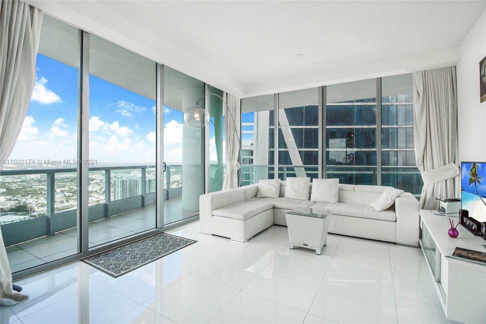 900 Biscayne Boulevard, Unit 5012 Miami, FL 33132 - Photo 10 of 22