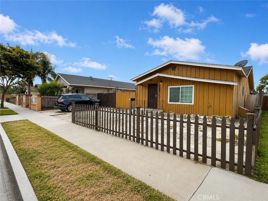 1920 West Spring Street Long Beach, CA 90810 - Photo 1 of 31