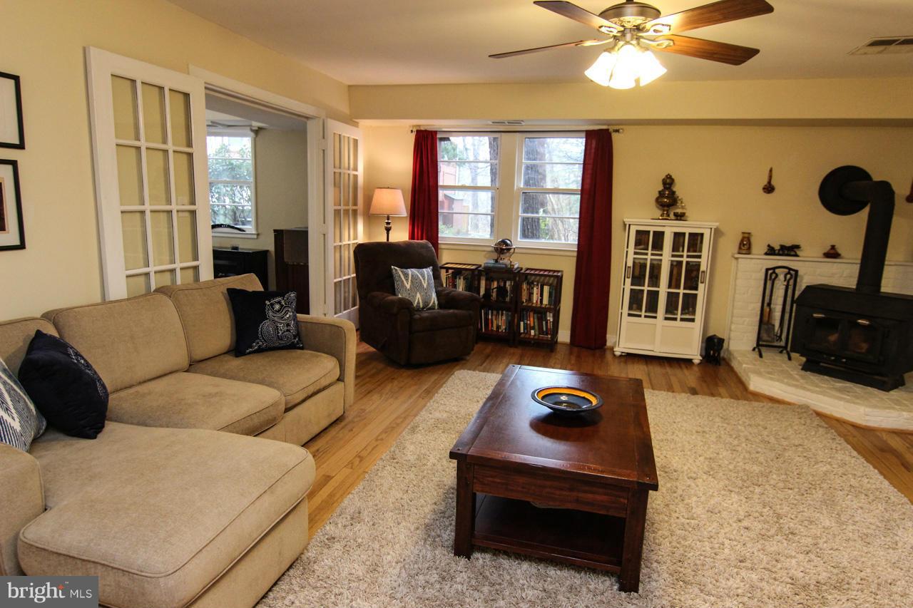 8514 Bradford Road, Unit 41 Silver Spring, MD 20901 - Photo 8 of 30 Living Room