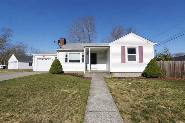 $2,200 | 601 Arcade Avenue, Seekonk, MA 02771