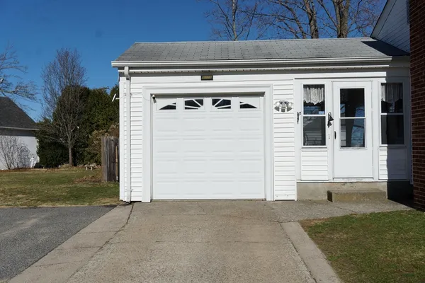 $2,200 | 601 Arcade Avenue, Seekonk, MA 02771