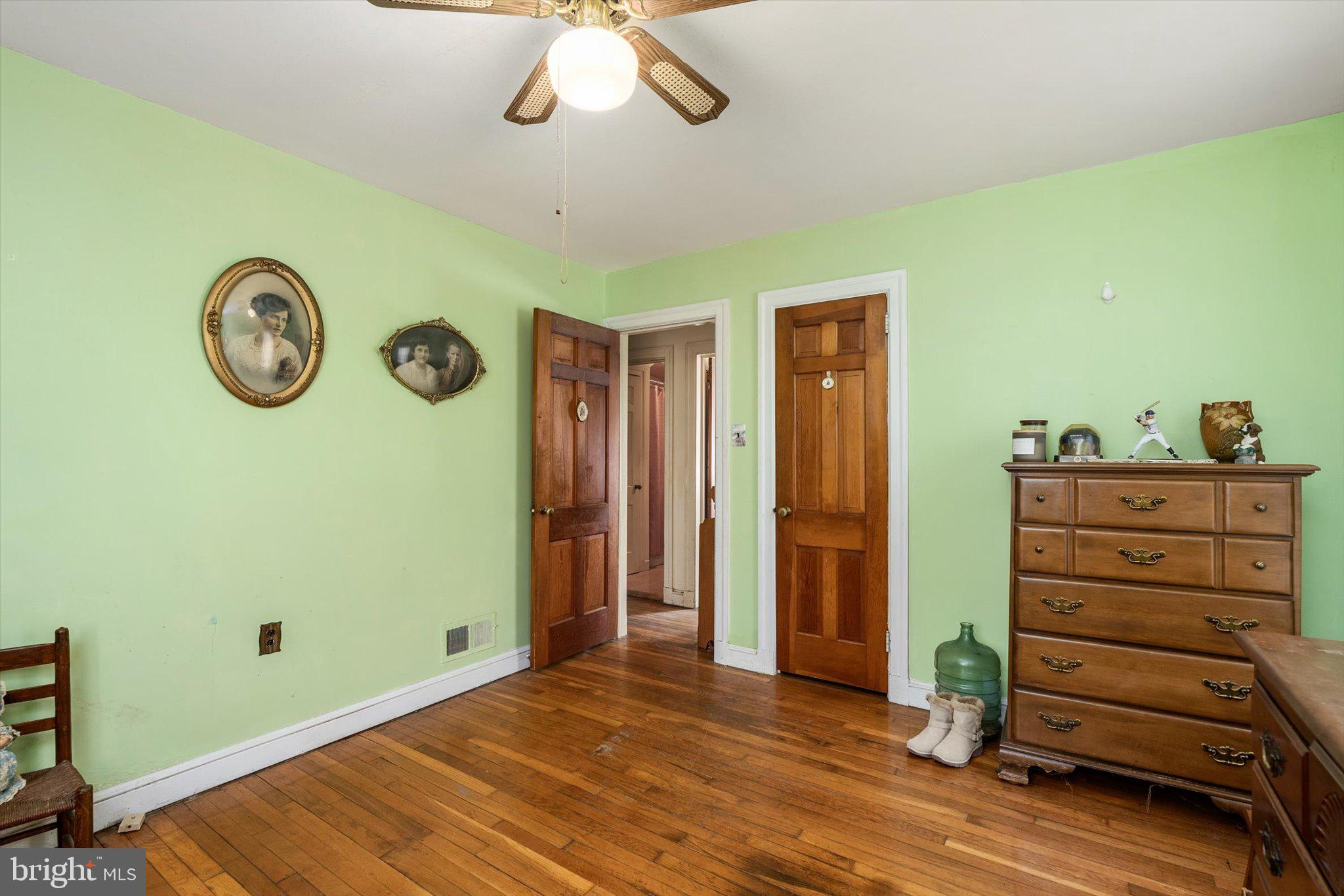 260 Mercer Street Hamilton, NJ 08690 - Photo 12 of 27