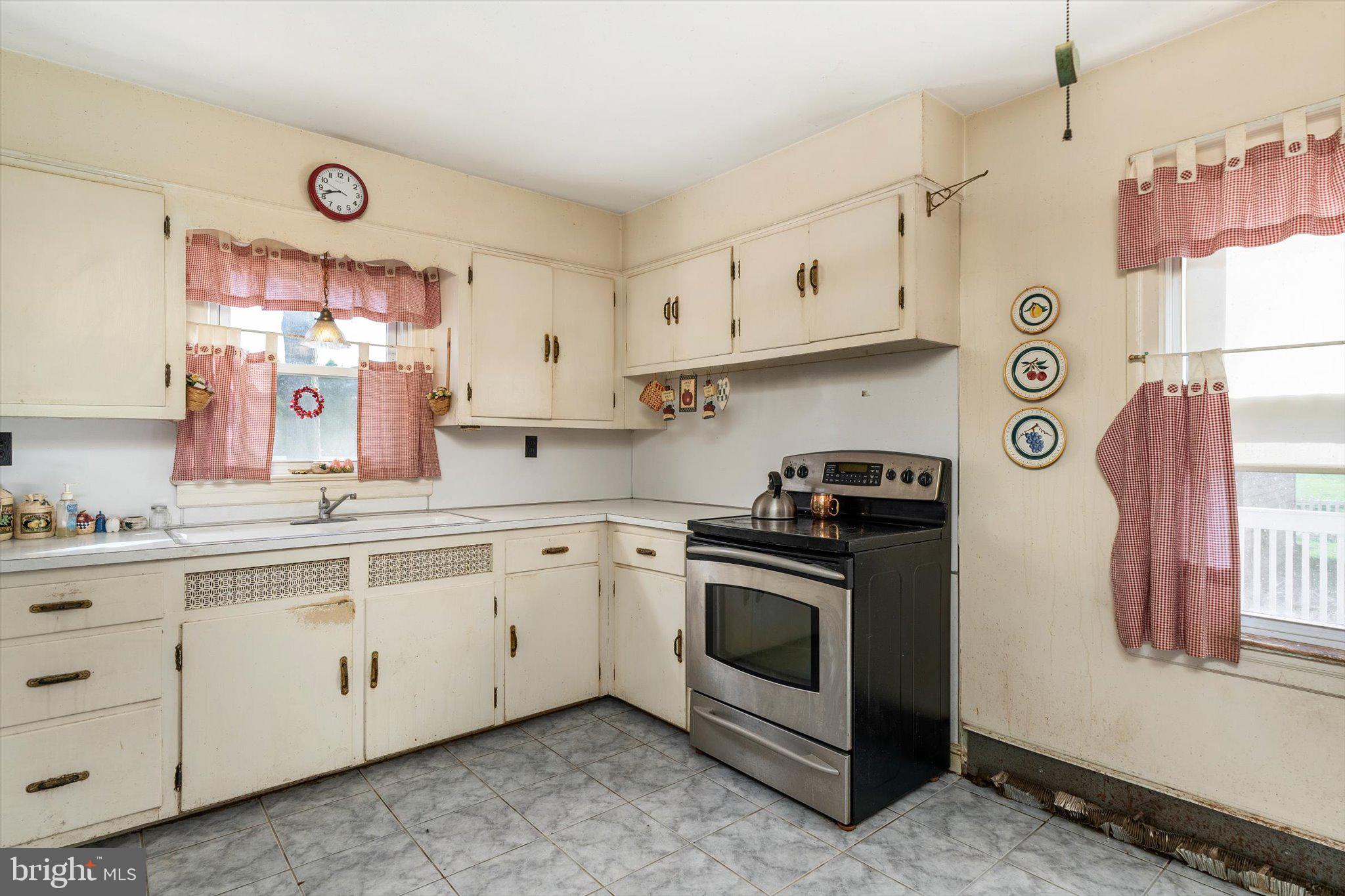 260 Mercer Street Hamilton, NJ 08690 - Photo 4 of 27