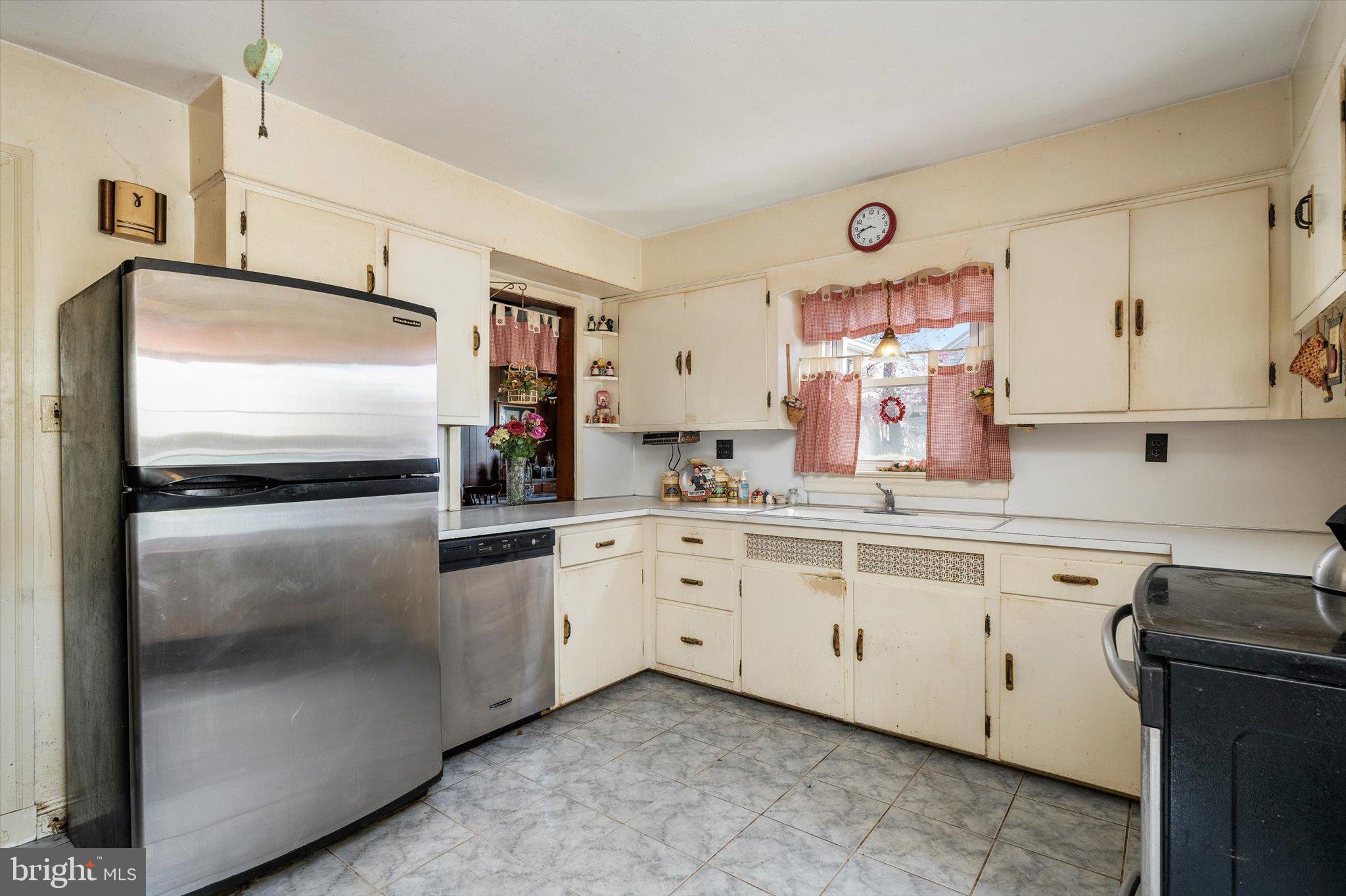 260 Mercer Street Hamilton, NJ 08690 - Photo 5 of 27