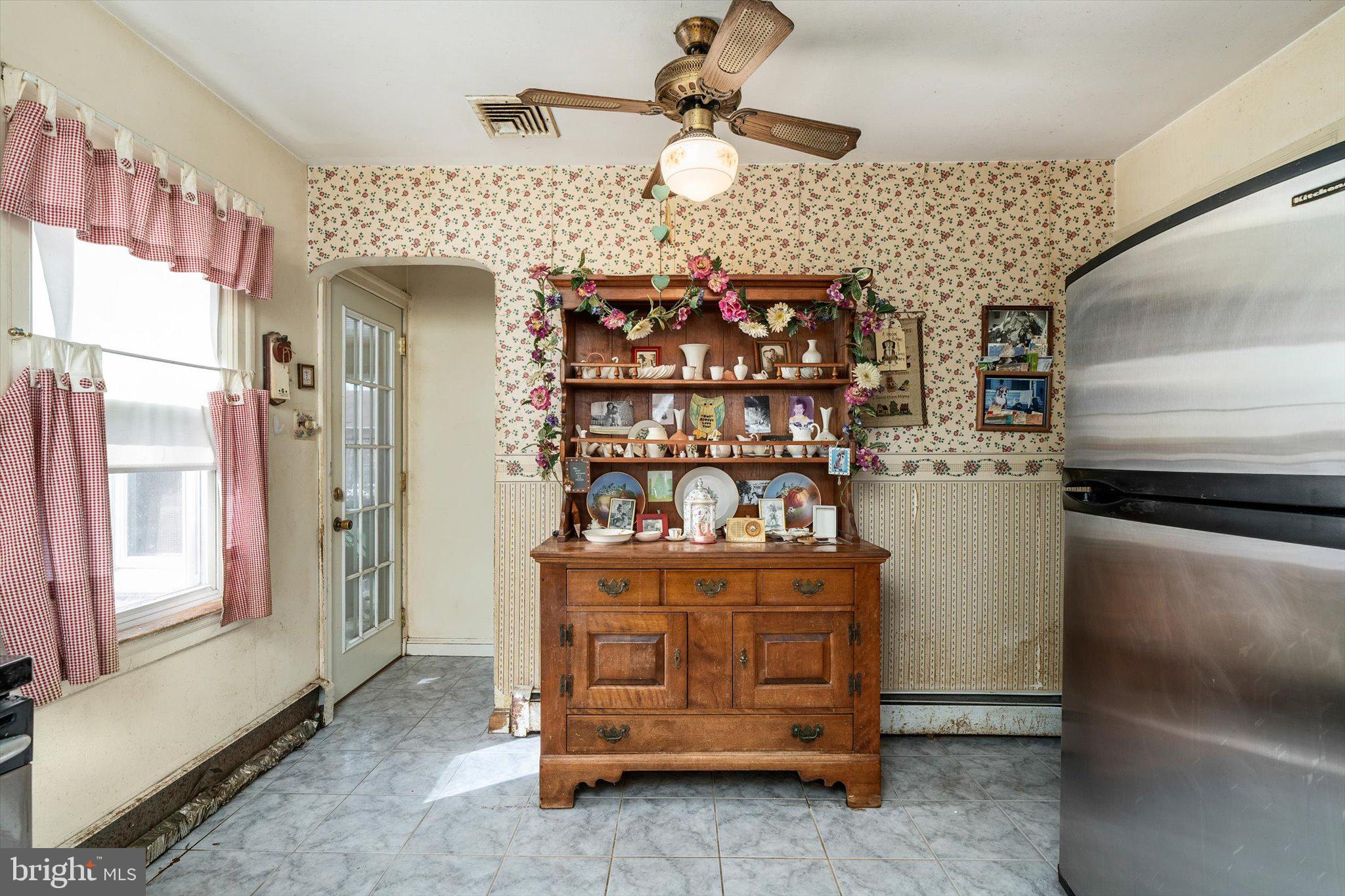 260 Mercer Street Hamilton, NJ 08690 - Photo 6 of 27