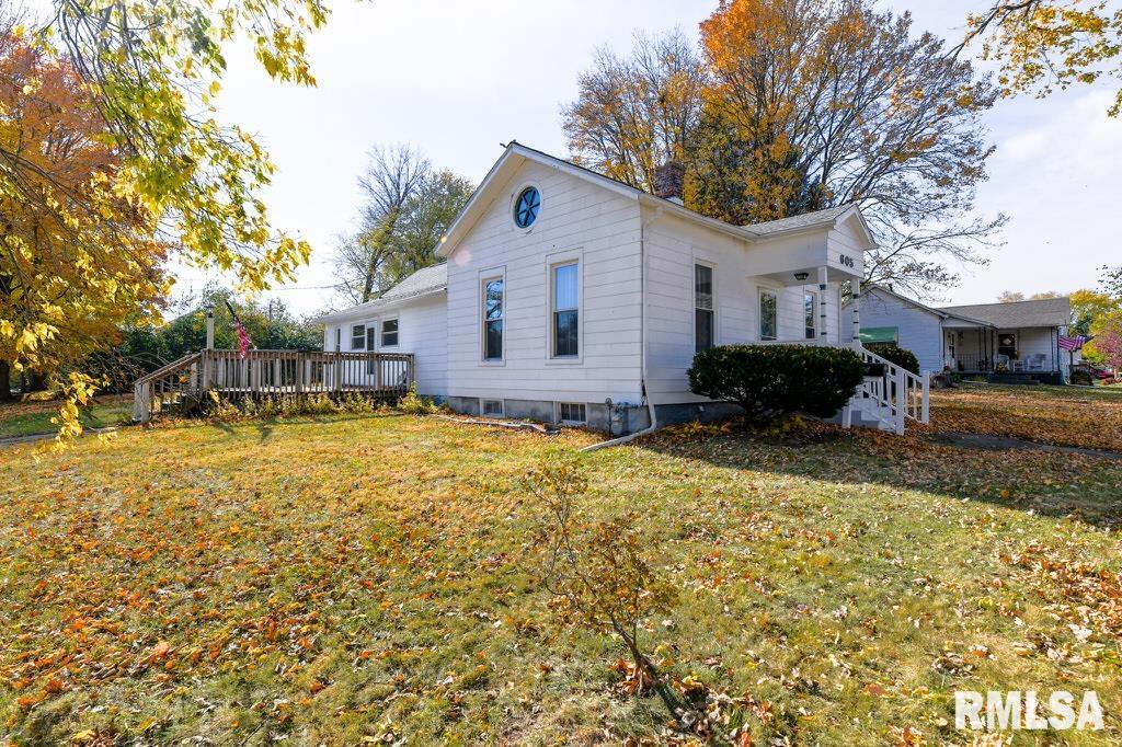 605 3rd Street Lincoln, IL 62656 - Photo 3 of 24 Gallery Image 3