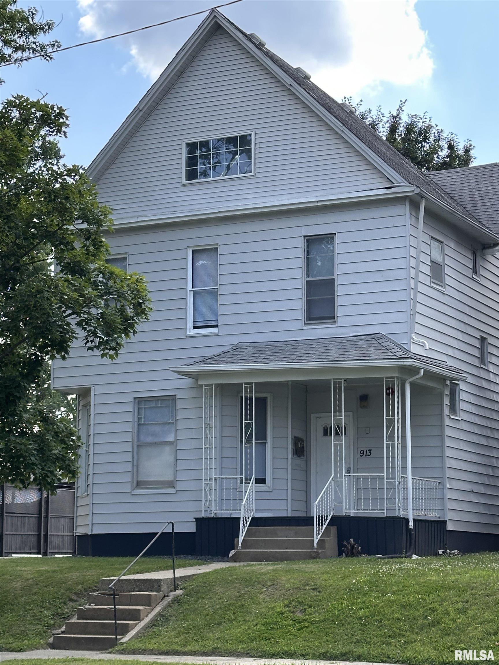 913 South 8th Street Springfield, IL 62703 - Photo 1 of 27