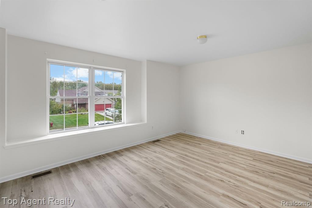 42117 Camden Road Belleville, MI 48111 - Photo 28 of 31