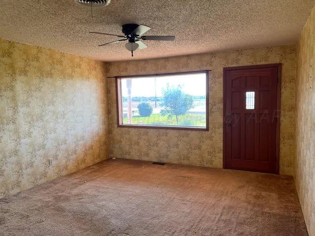 $230,000 | 879 Highway 83, Childress, TX 79201