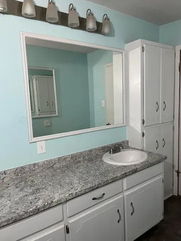 $230,000 | 879 Highway 83, Childress, TX 79201