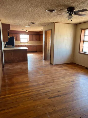 $230,000 | 879 Highway 83, Childress, TX 79201