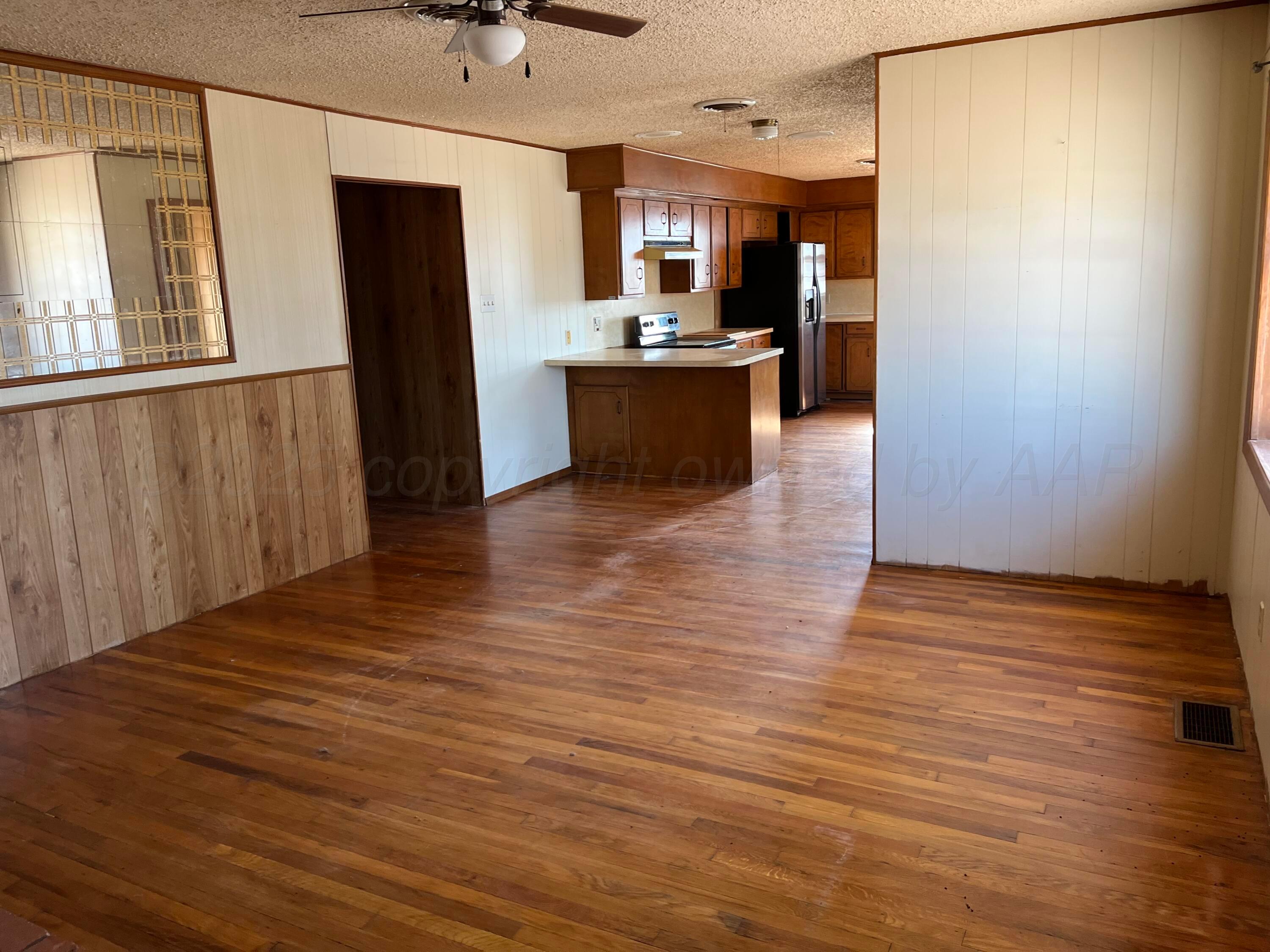 879 Highway 83 Childress, TX 79201 - Photo 8 of 30 IMG_2289