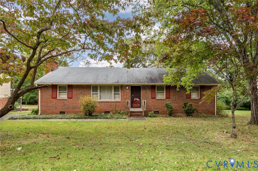 6450 Holborn Road Richmond, VA 23224 - Photo 1 of 20 Ranch-style house with crawl space, a front yard,