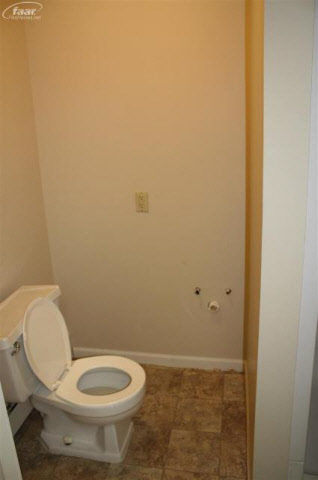 2115 Covert Road Burton, MI 48509 - Photo 21 of 32 20179494-20.JPG