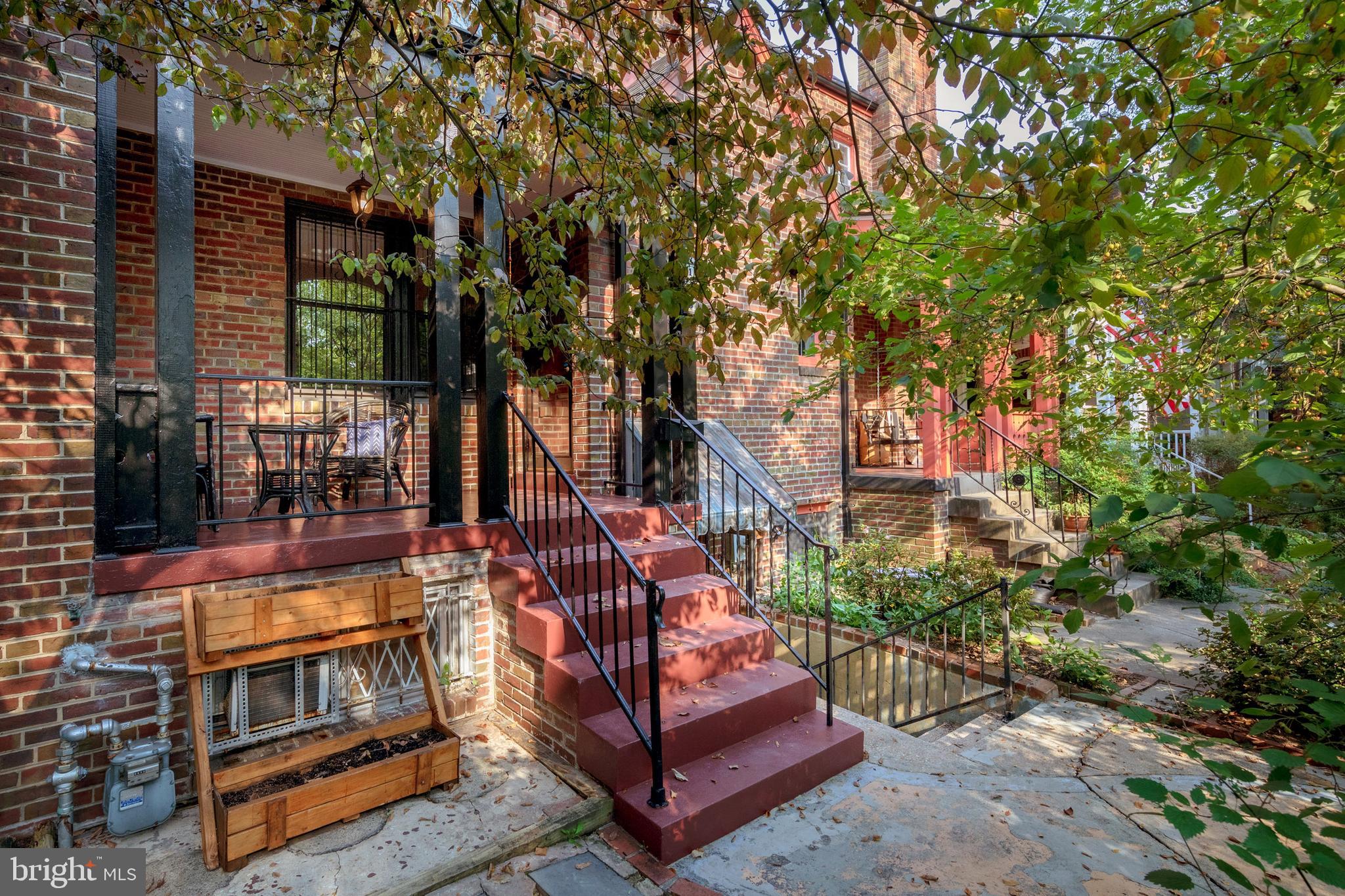 3155 Adams Mill Road Northwest Washington, DC 20010 - Photo 3 of 29 Front Porch