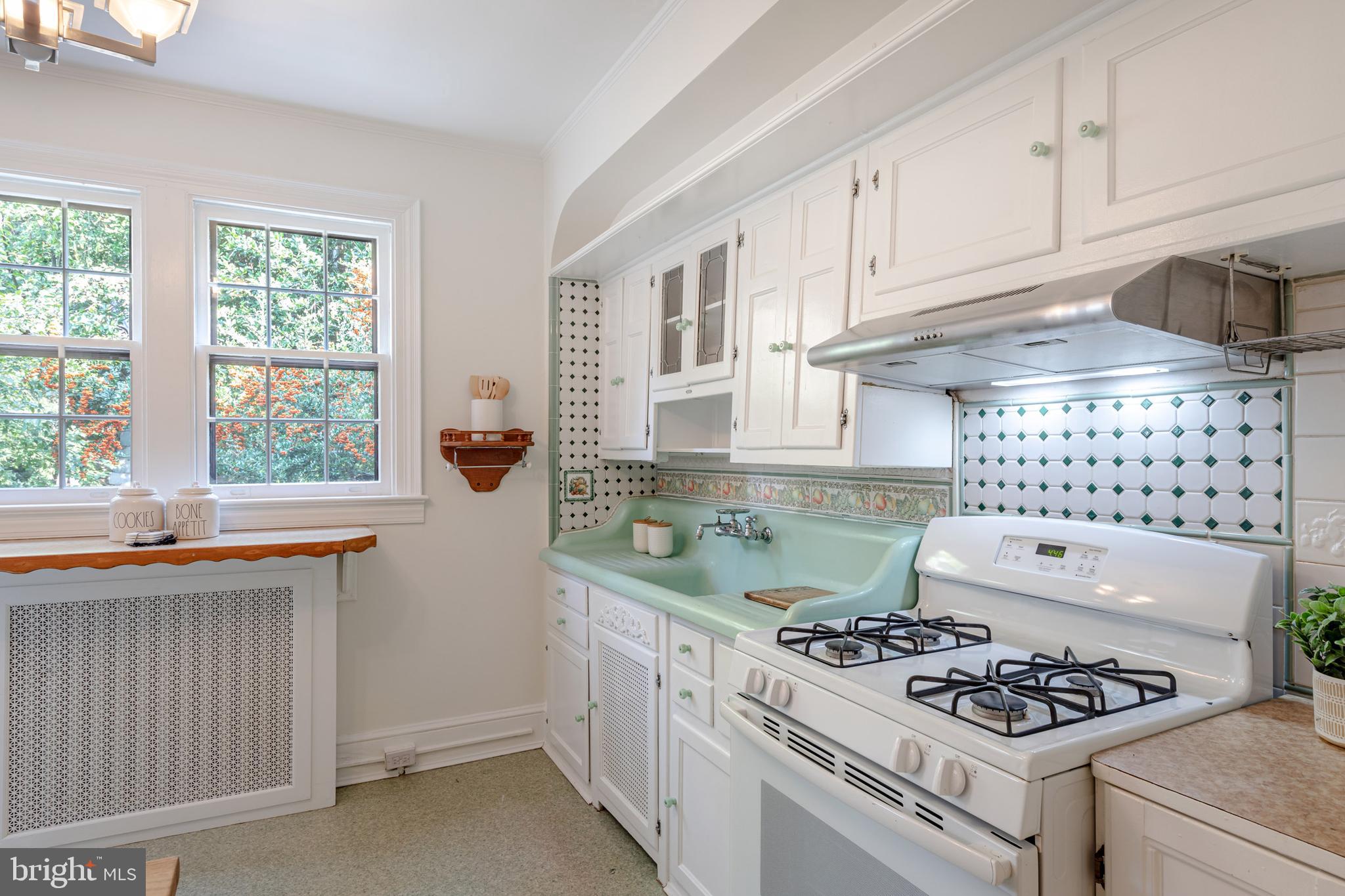 3155 Adams Mill Road Northwest Washington, DC 20010 - Photo 10 of 29 Kitchen