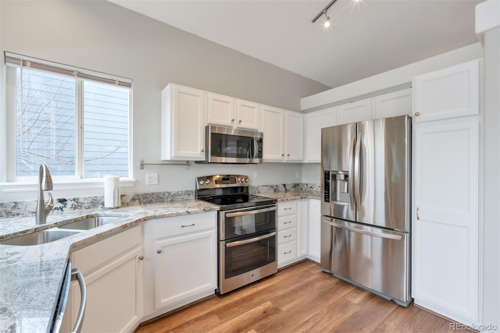 9335 Roadrunner Street Highlands Ranch, CO 80129 - Photo 7 of 28 Gallery Image 7