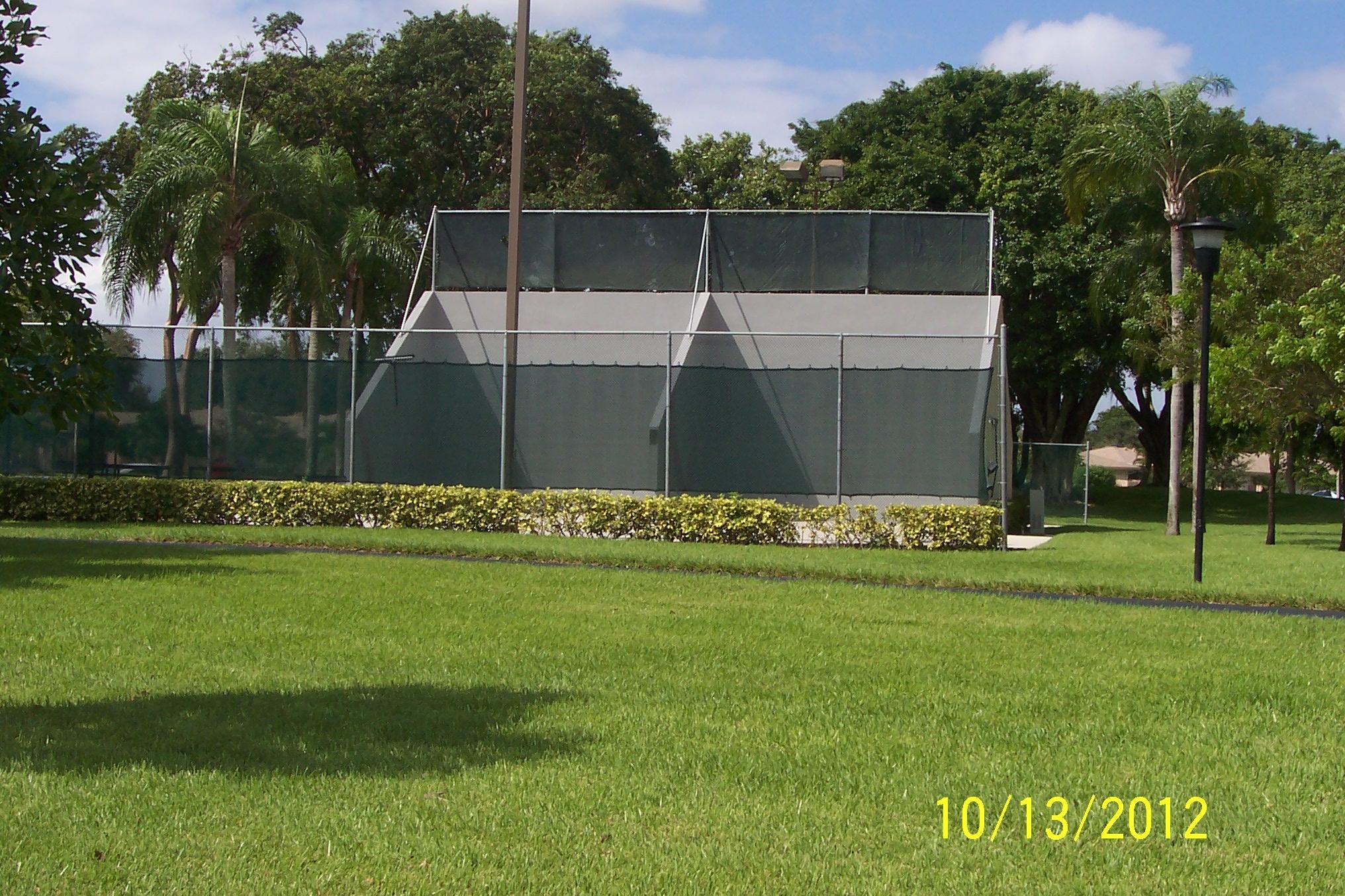18540 Hidden Way Boca Raton, FL 33496 - Photo 15 of 19 HANDBALL COURTS