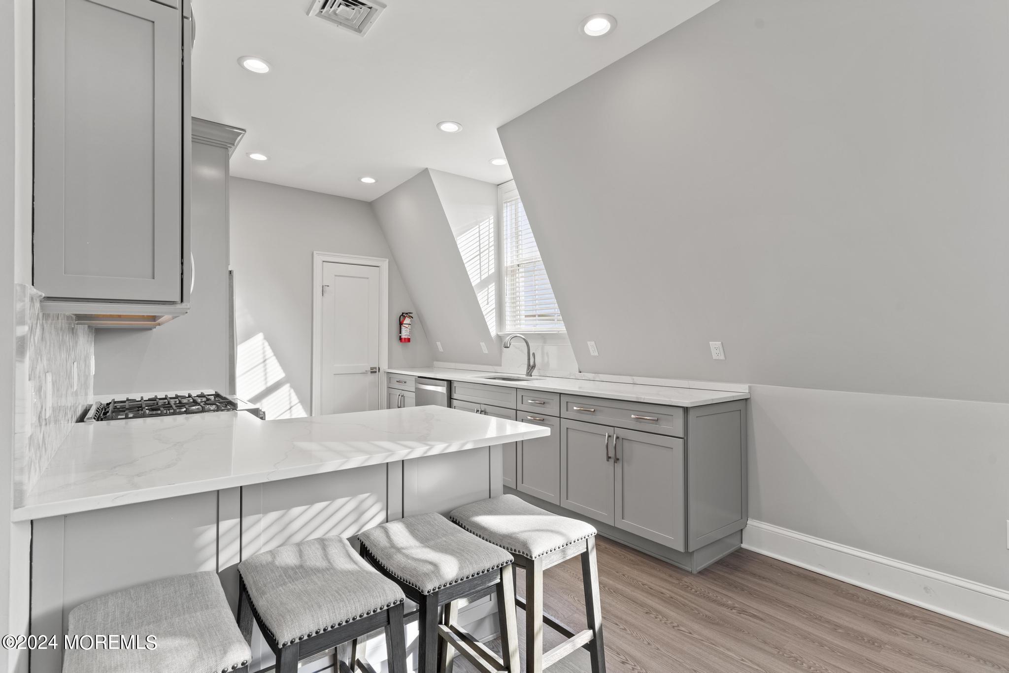 892 Elberon Avenue Long Branch, NJ 07740 - Photo 22 of 50 Counter Seating