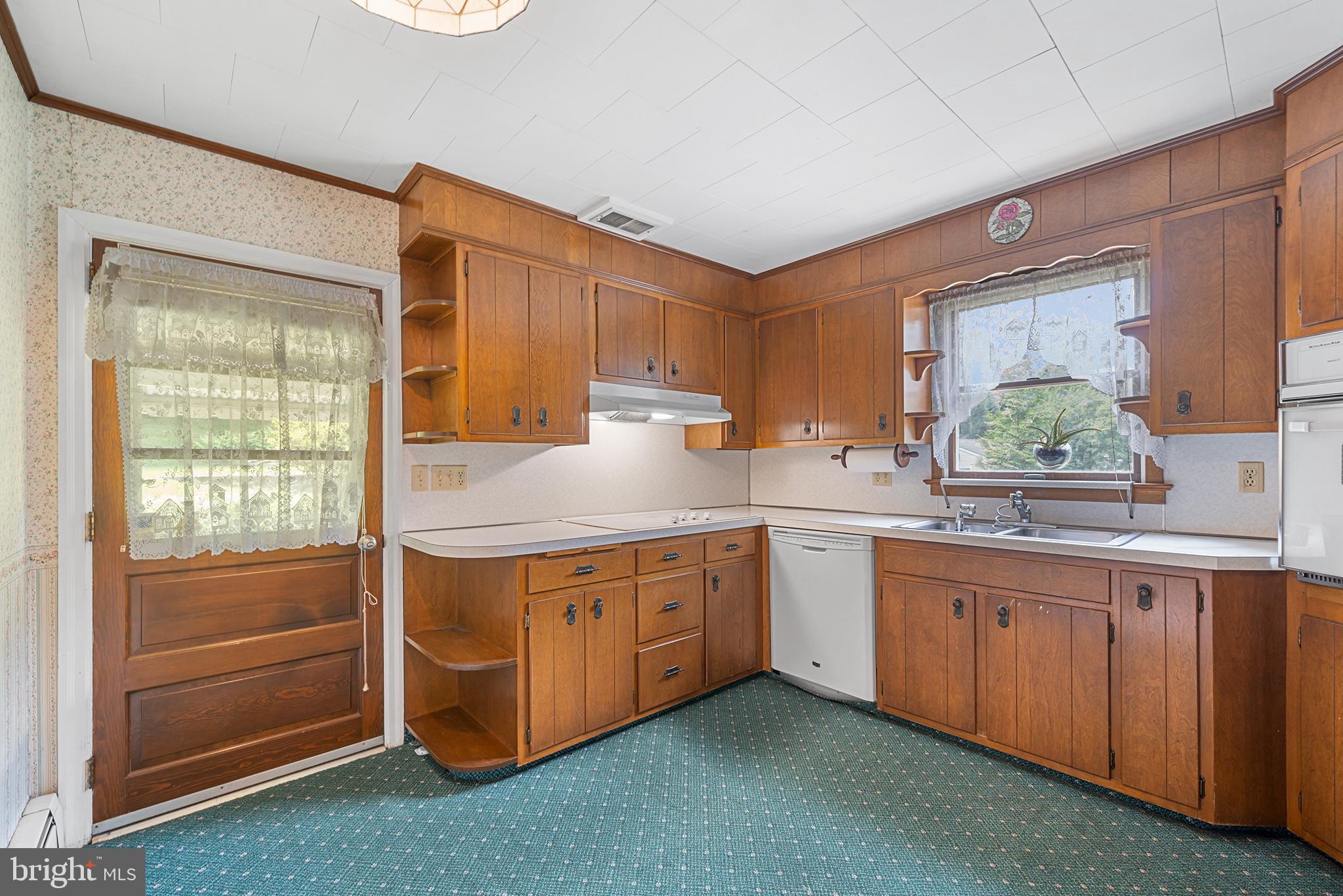 1195 Powder Mill Hollow Road Boyertown, PA 19512 - Photo 9 of 32 Gallery Image 9