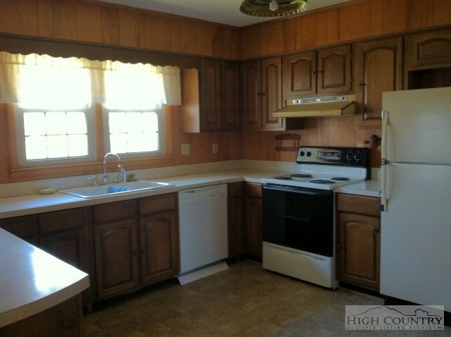 2418 Friendship Church Road Boone, NC 28607 - Photo 2 of 11 Gallery Image 2
