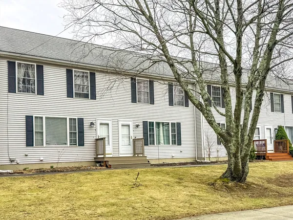 $370,000 | 95 High Street, Unit C, Uxbridge, MA 01569