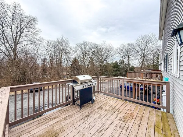 $370,000 | 95 High Street, Unit C, Uxbridge, MA 01569