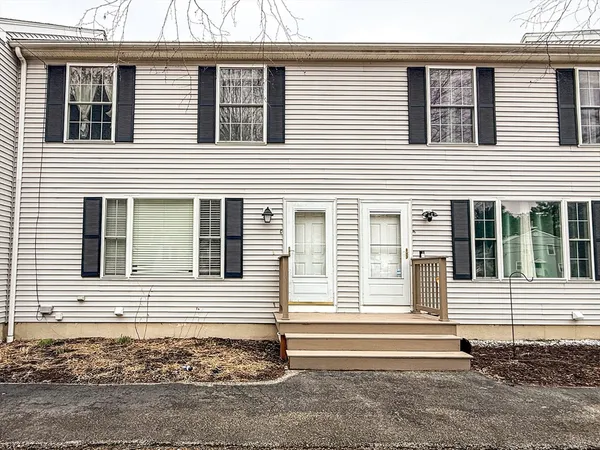 $370,000 | 95 High Street, Unit C, Uxbridge, MA 01569