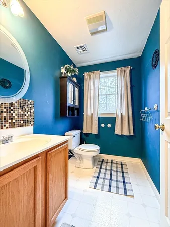 $370,000 | 95 High Street, Unit C, Uxbridge, MA 01569