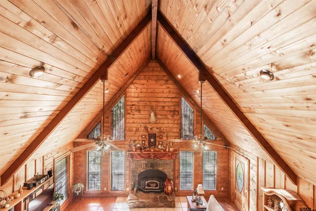 a view of building with yard