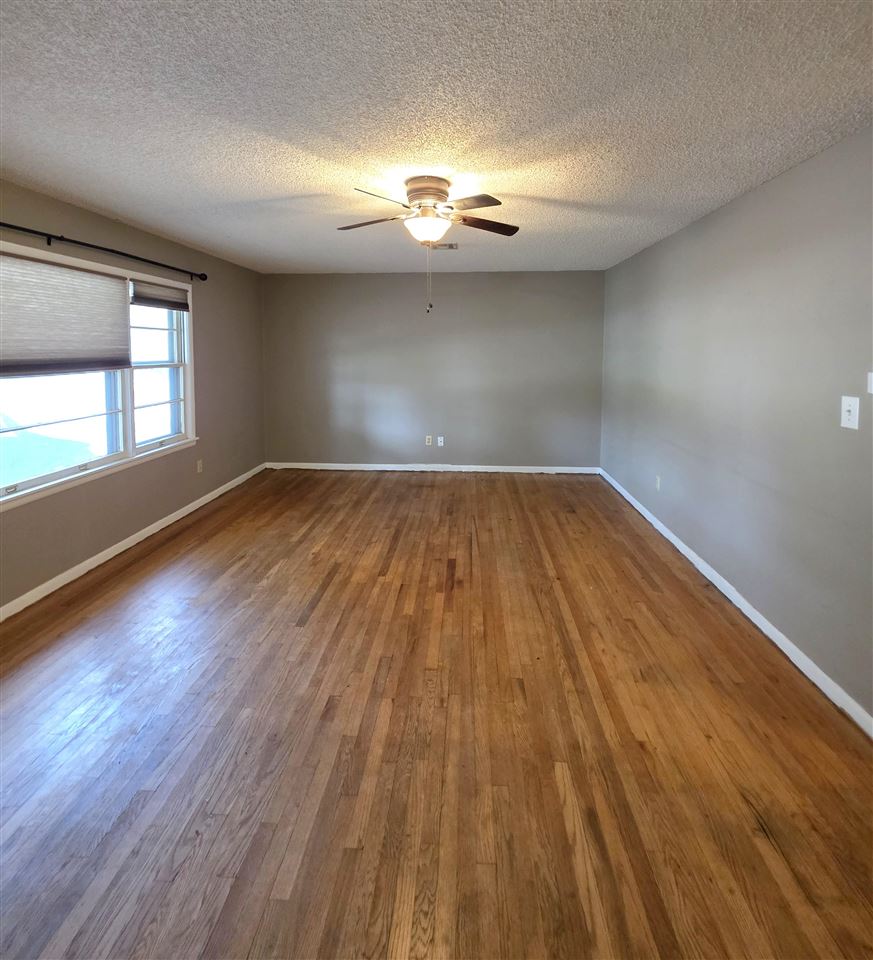 1404 Country Club Drive Perry, OK 73077 - Photo 5 of 23 Gallery Image 5